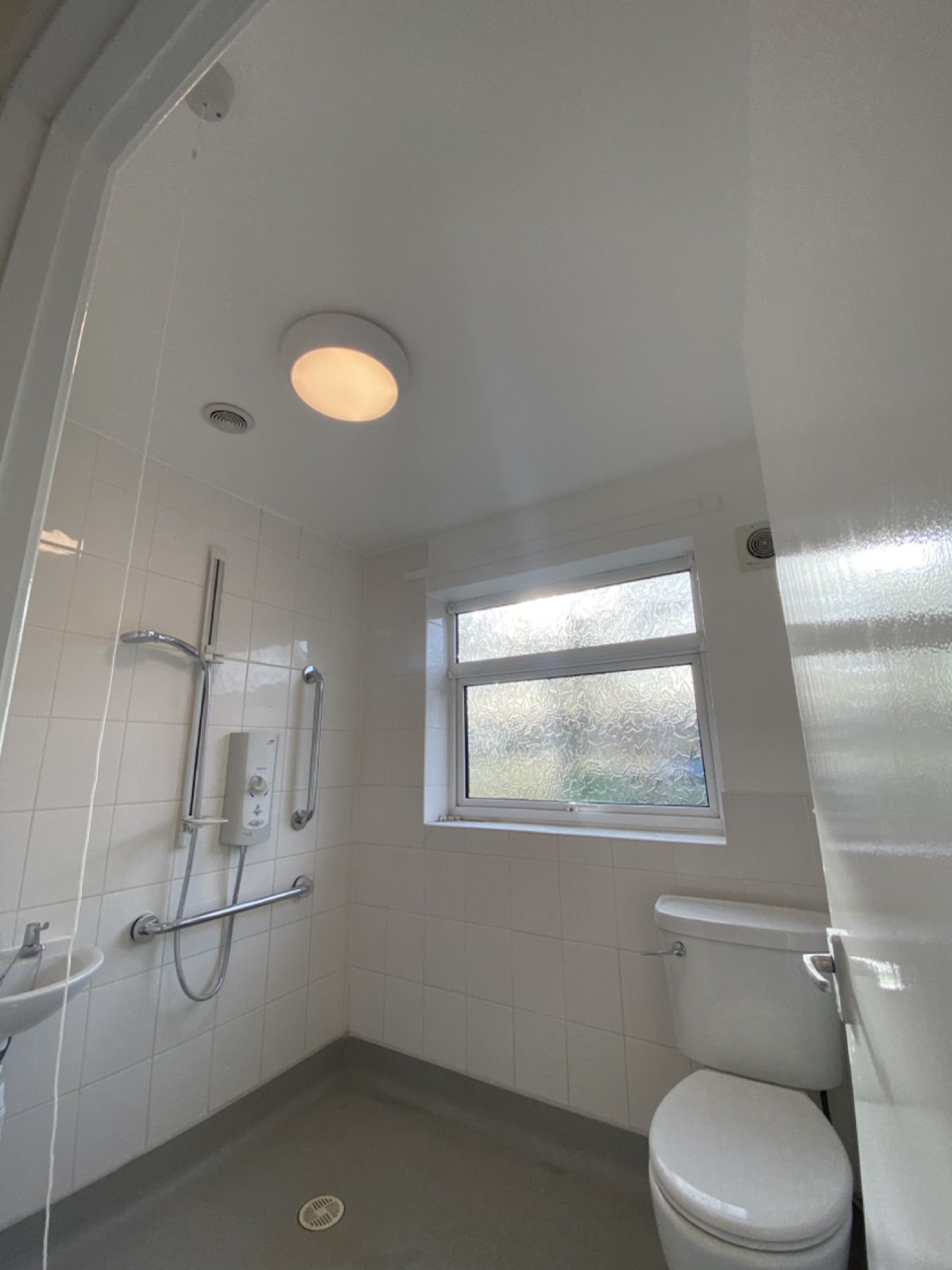 Bathroom ceiling after reinstatement